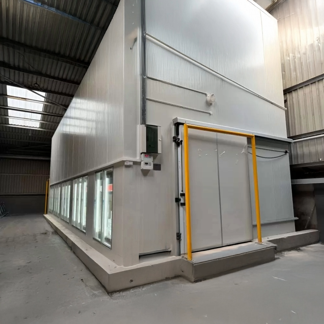 We provide specialist HVAC, refrigeration, and ventilation fit-out services for cash & carry warehouses across London, delivering reliable cold rooms, walk-in chillers, air conditioning, and ventilation systems tailored to large-scale storage and retail operations.

Cash & carry facilities require carefully engineered systems to maintain:

Proper storage temperature for perishable goods

Stable humidity levels to protect inventory

Comfortable environment for staff and customers

Energy-efficient operation 